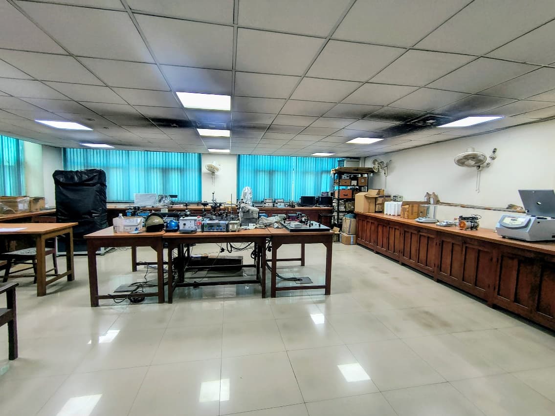 Mechanical behaviour of materials lab image